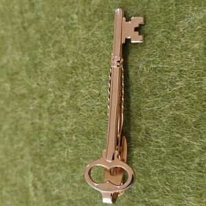 Vintage Hickok USA Signed Gold-Tone Skeleton Key Tie Clip